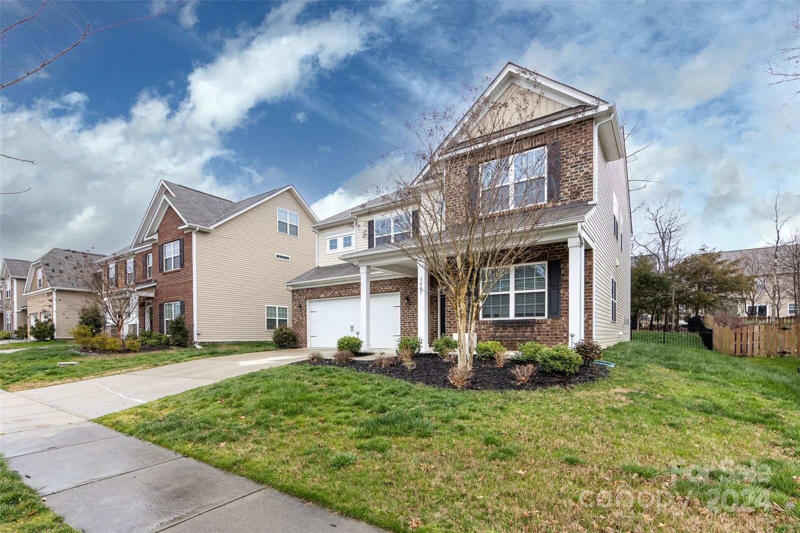 Property Photo:  7907 Kelburn Lane  NC 28273 