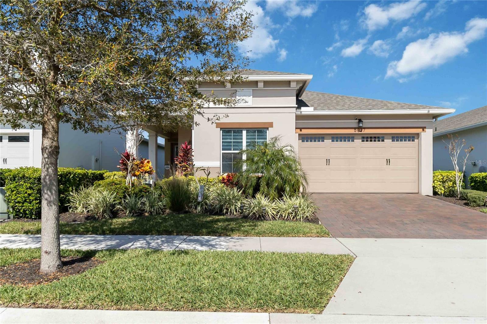 Property Photo:  5027 E Fountainwood Drive  FL 34772 