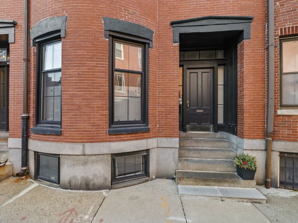 Property Photo:  46 Harvard Street 1  MA 02129 