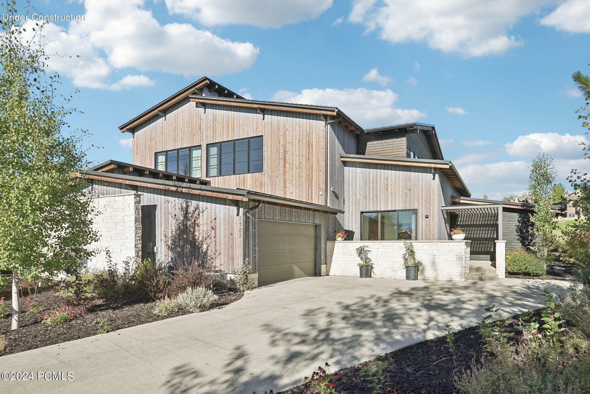 Property Photo: 3123 E Arrowhead Trail UT 84036