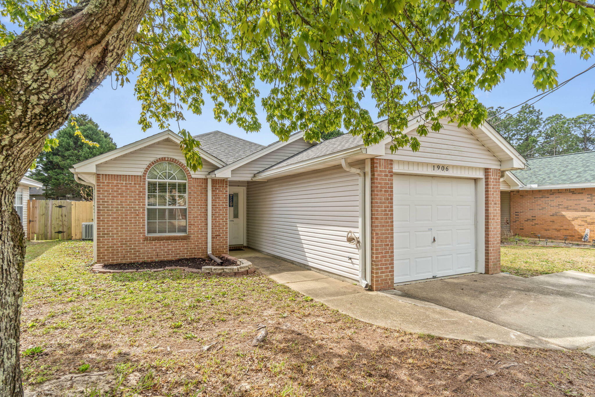 Property Photo:  1906 Summer Hills Lane  FL 32547 