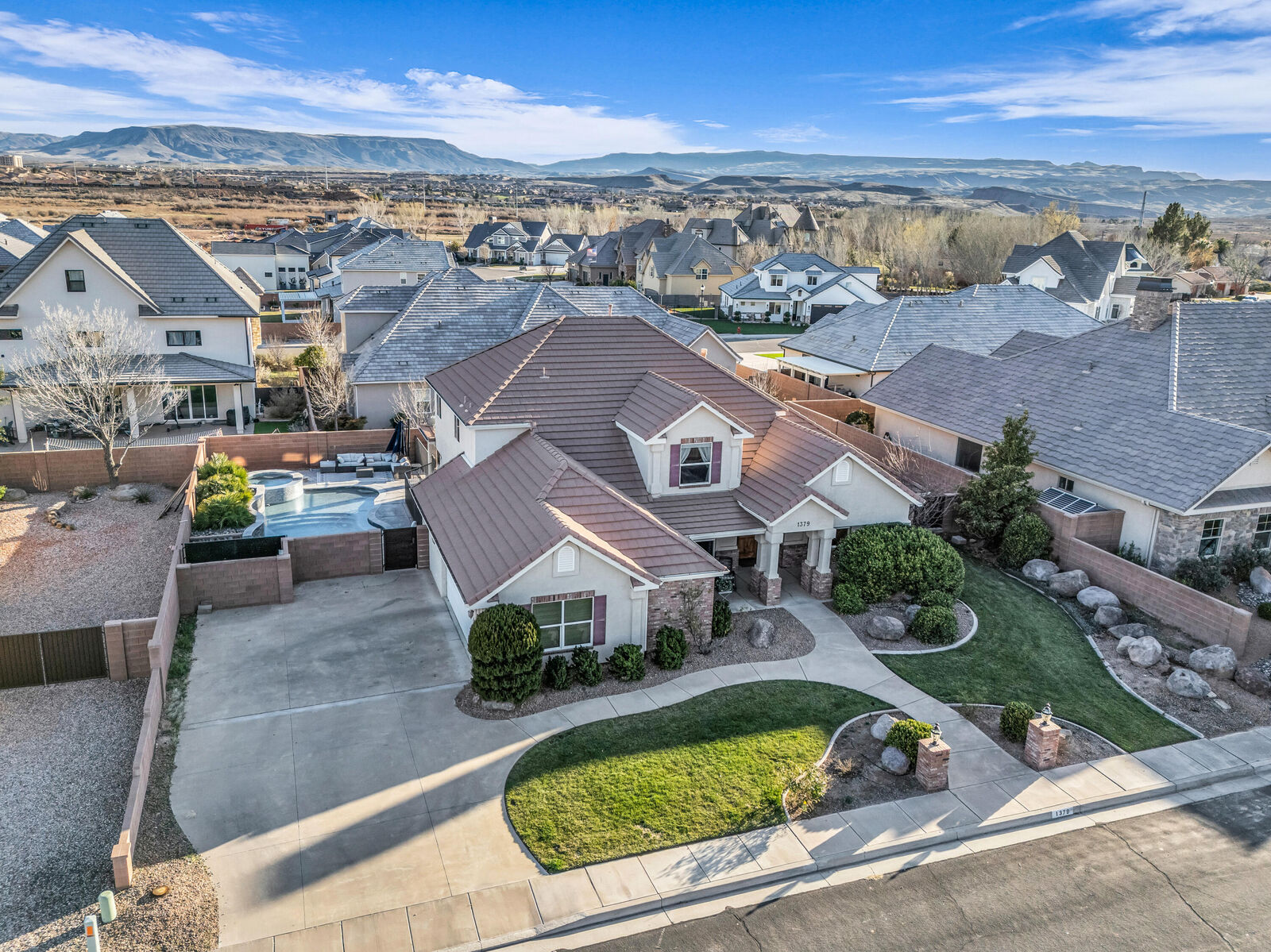 Property Photo:  1379 W Baneberry Drive  UT 84790 