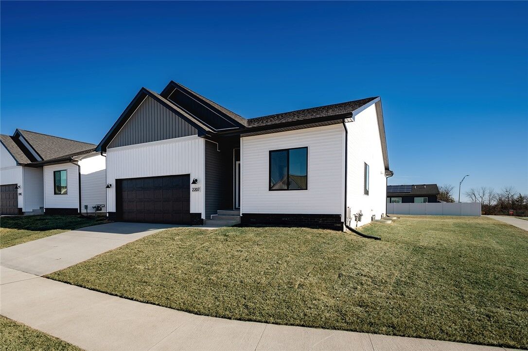 Property Photo: 2207 Barry Drive IA 50003