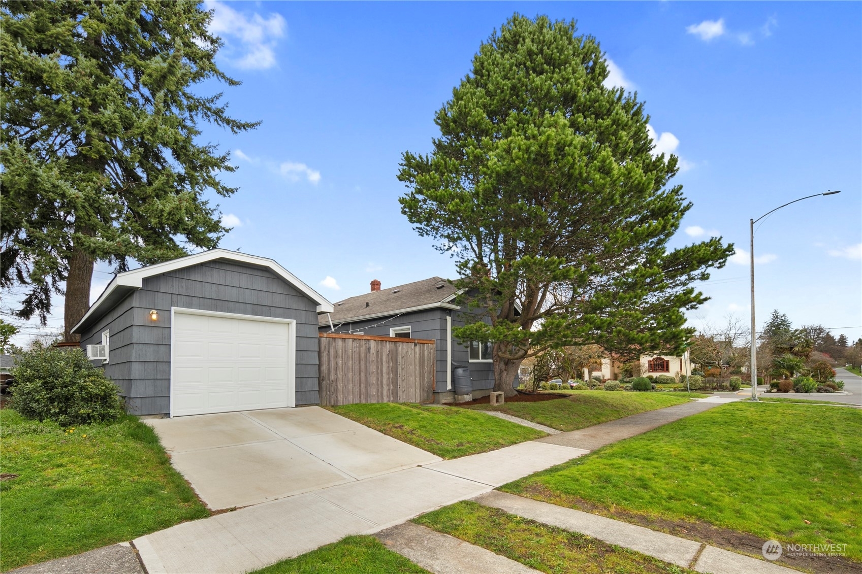 Property Photo:  1504 N Cedar Street  WA 98406 