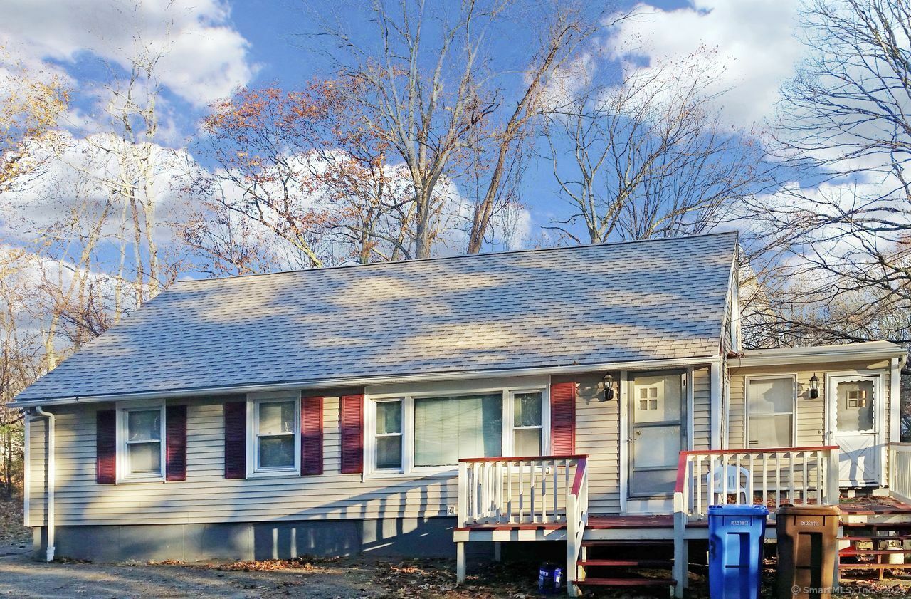 Property Photo:  303 East Village Road  CT 06484 