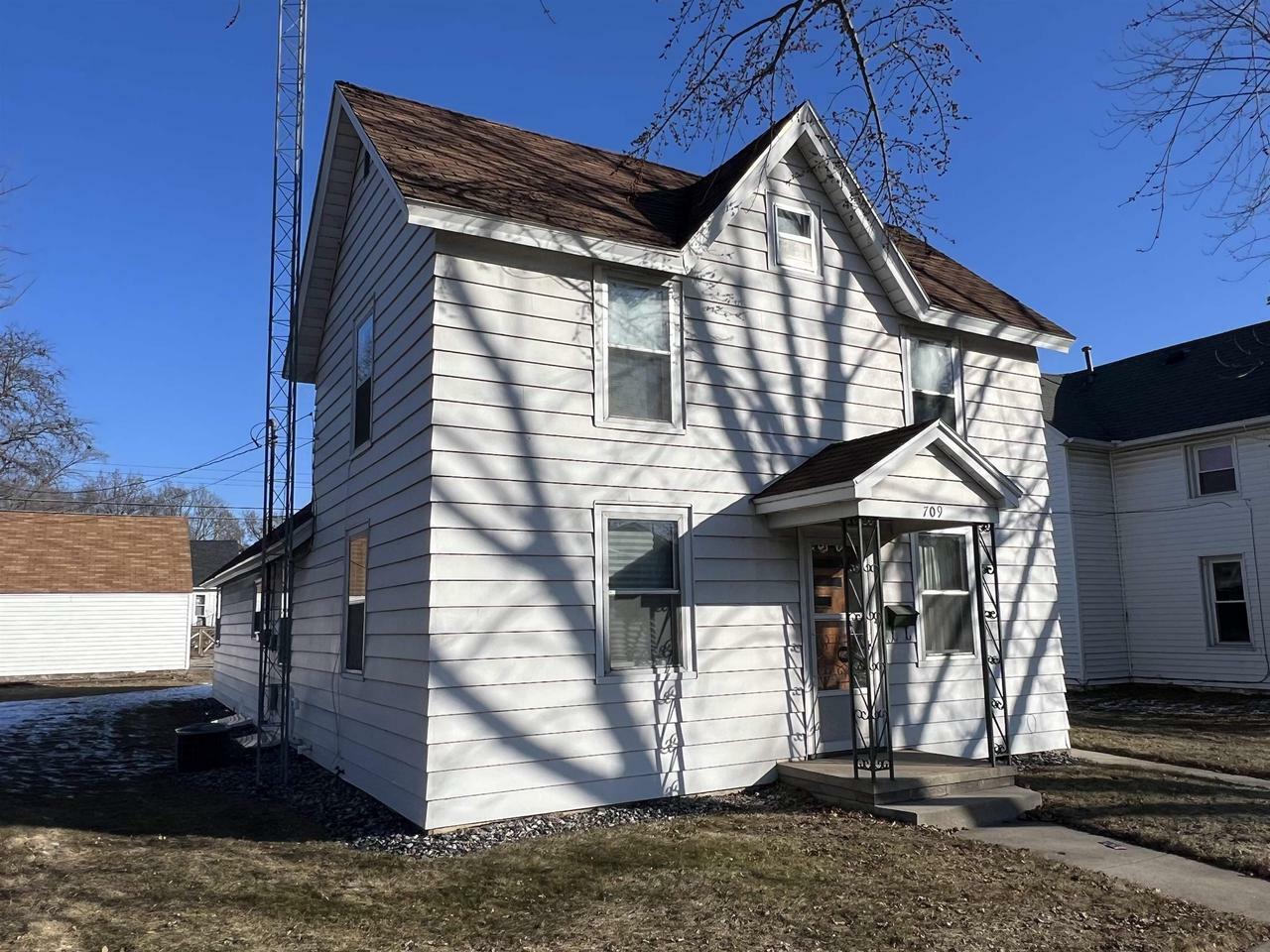 Property Photo:  709 West Cook Street  WI 53901 