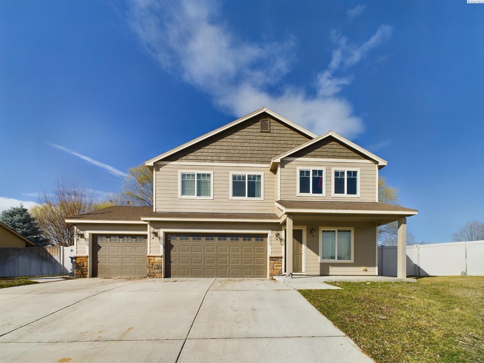 Property Photo:  6212 Salmon Dr  WA 99301 