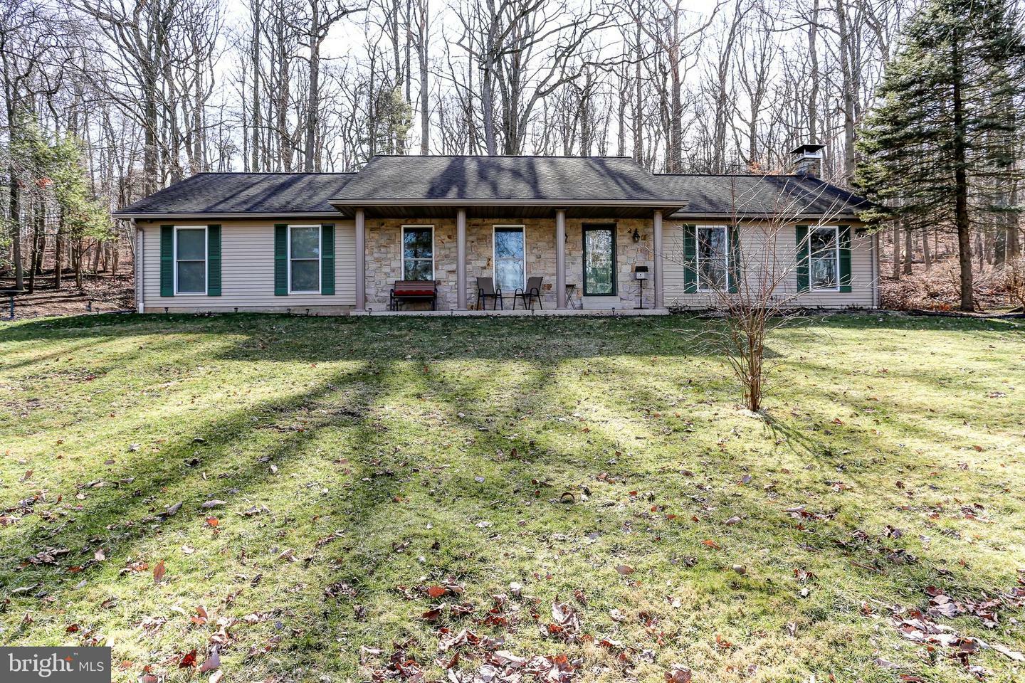 Property Photo:  106 Temple Avenue  PA 17064 