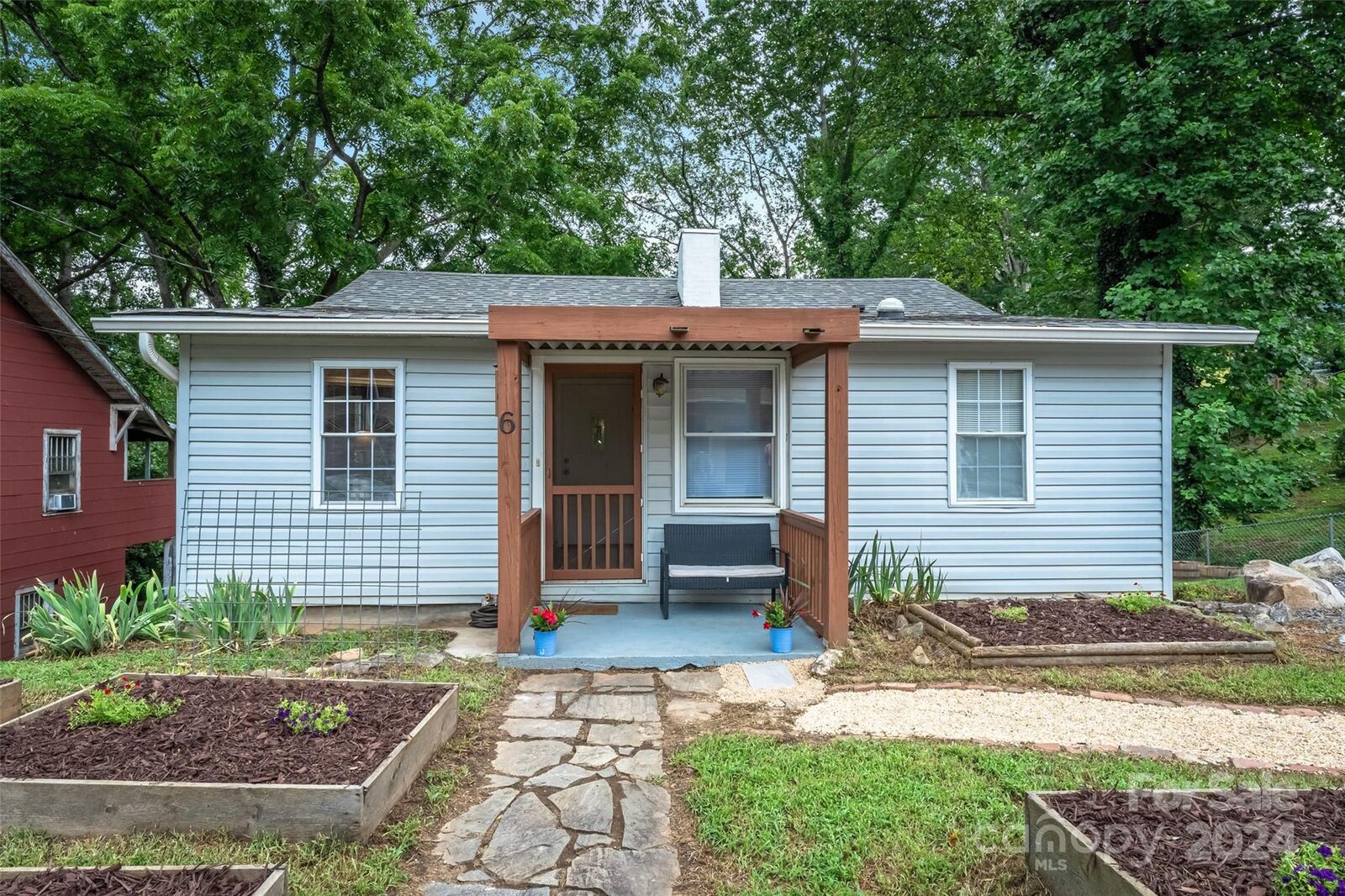 Property Photo: 6 Reynolds Road NC 28806