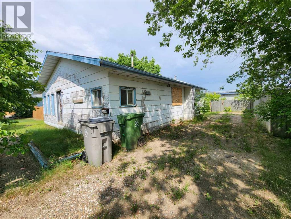 Property Photo:  3503 51 Avenue  AB T9V 1C9 