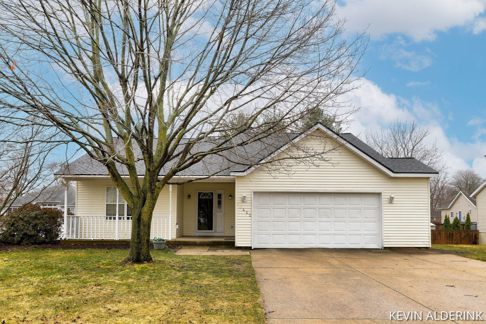 Property Photo:  10452 Southfield Drive  MI 49464 