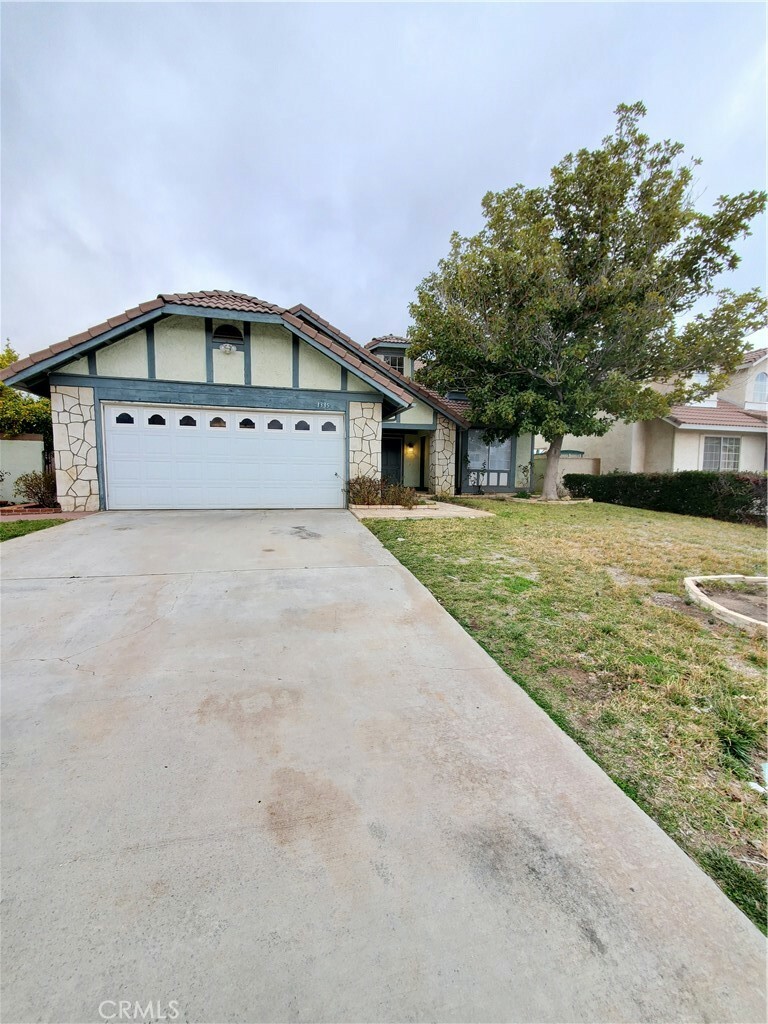 Property Photo:  1335 Berkshire Drive  CA 93551 