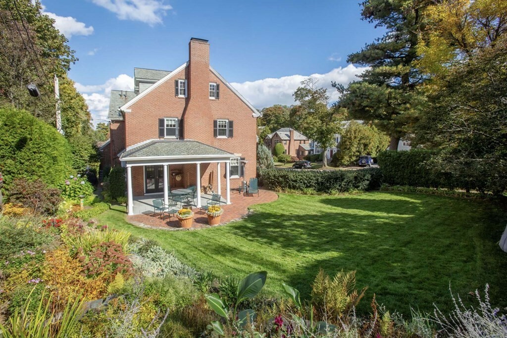 Property Photo: 40 Woodchester Dr MA 02467