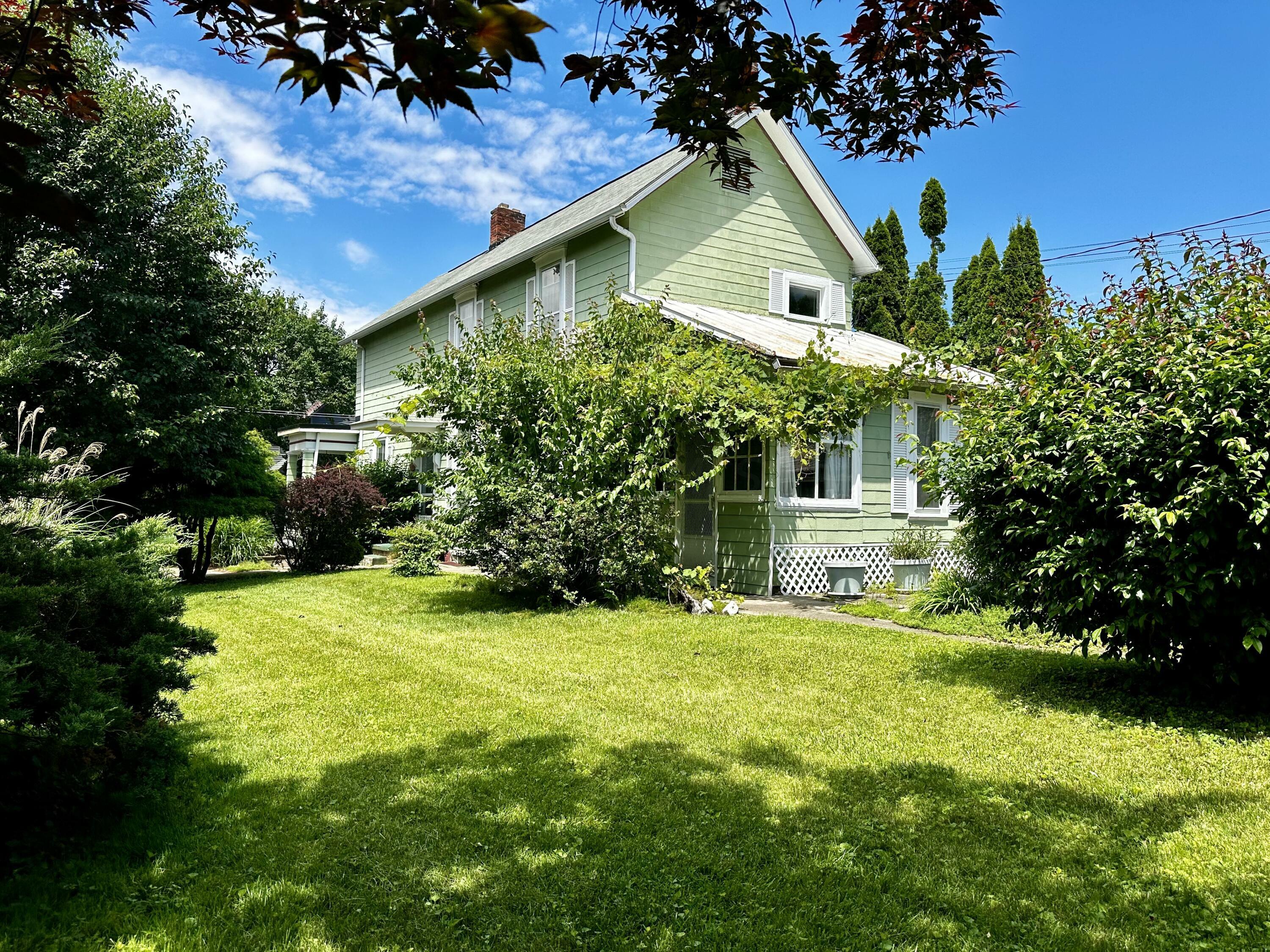 Property Photo: 1050 Highland Street OH 43201