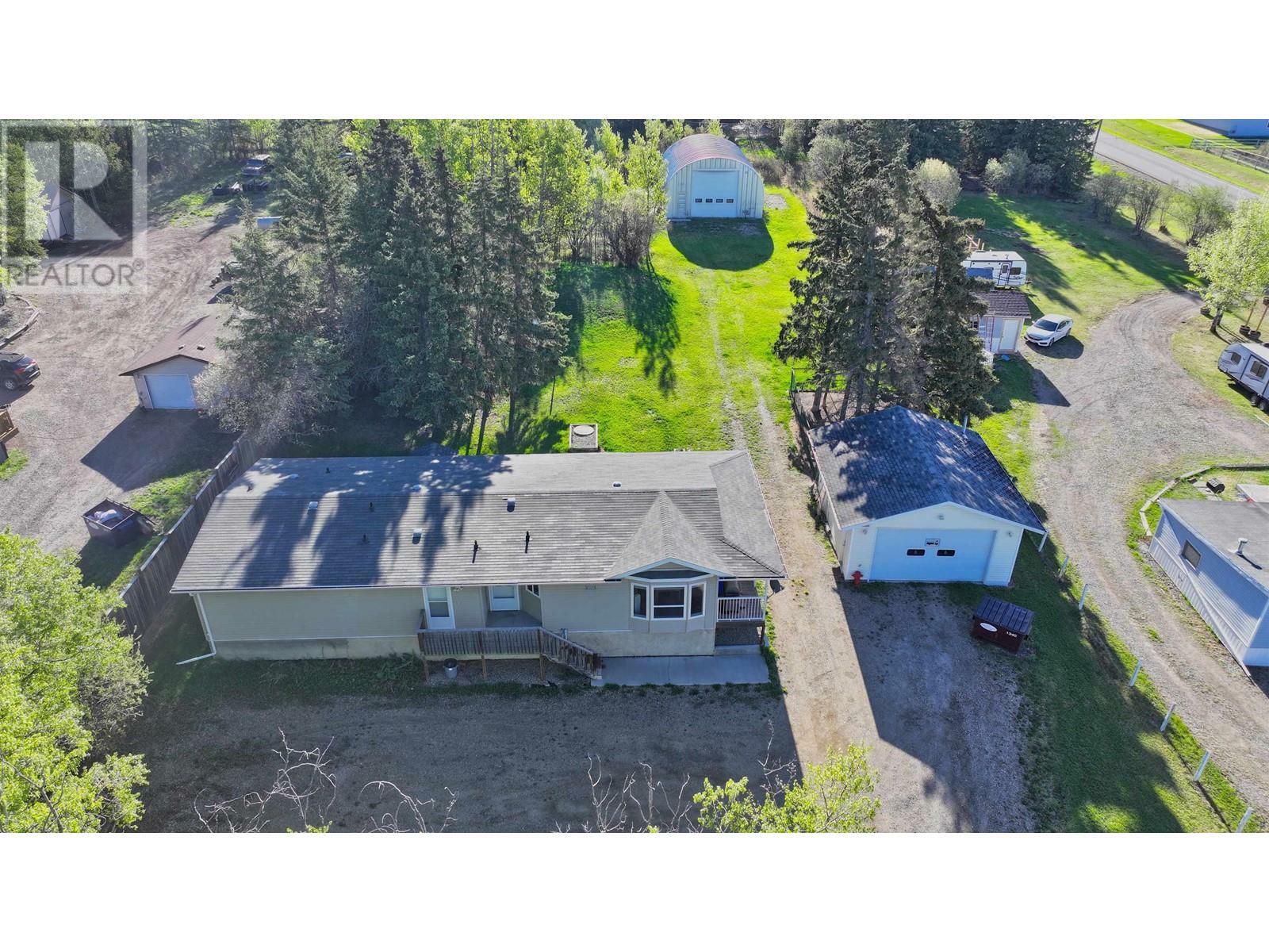 Photo de la propriété:  13052 Rose Prairie Road  BC V1J 8C4 