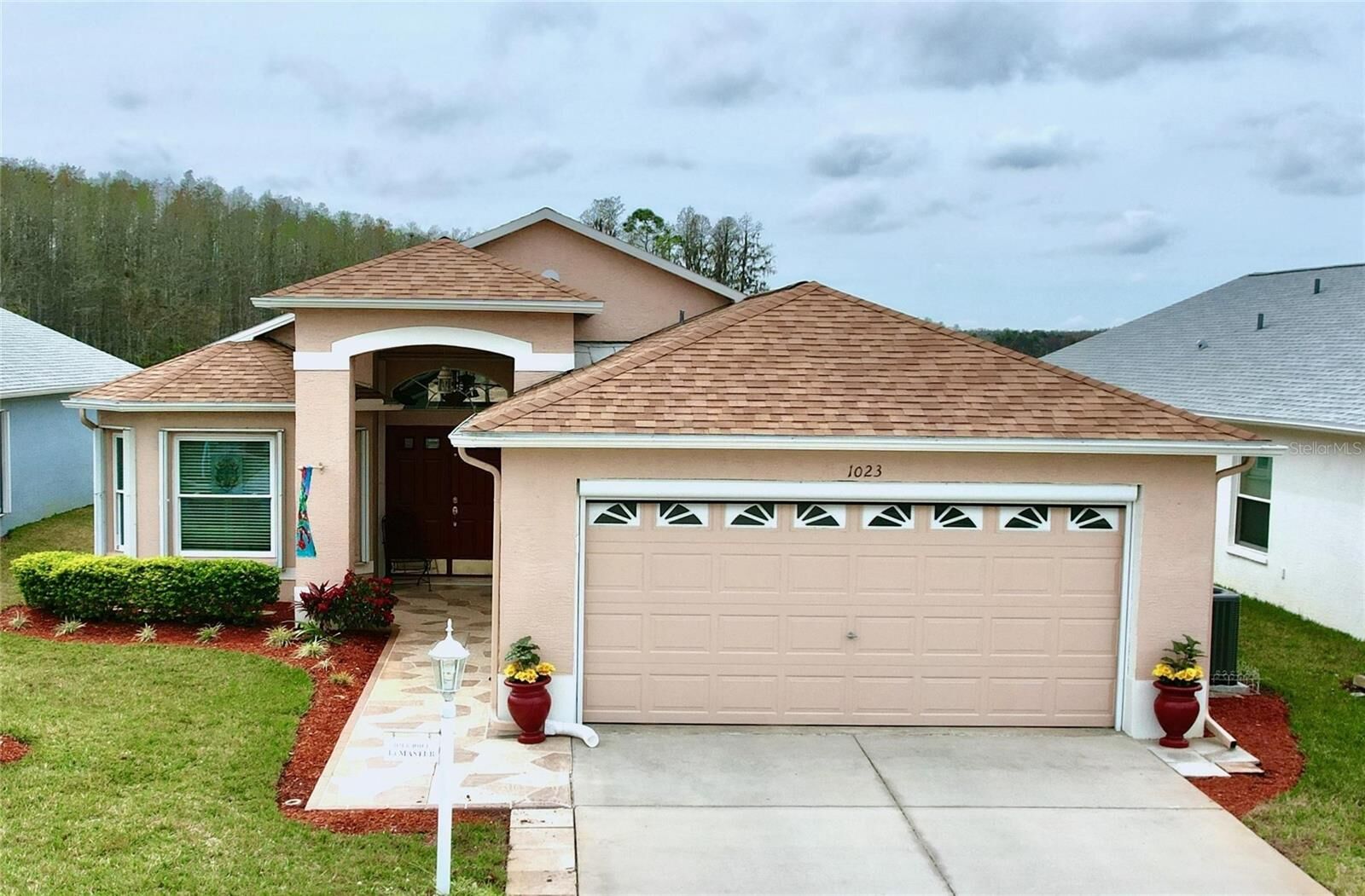 Property Photo:  1023 Sweet Jasmine Drive  FL 34655 