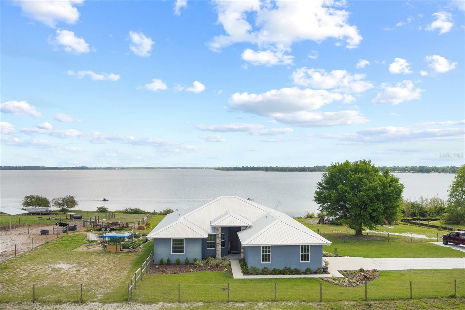 Property Photo:  2910 Doc Lindsey Road  FL 33841 