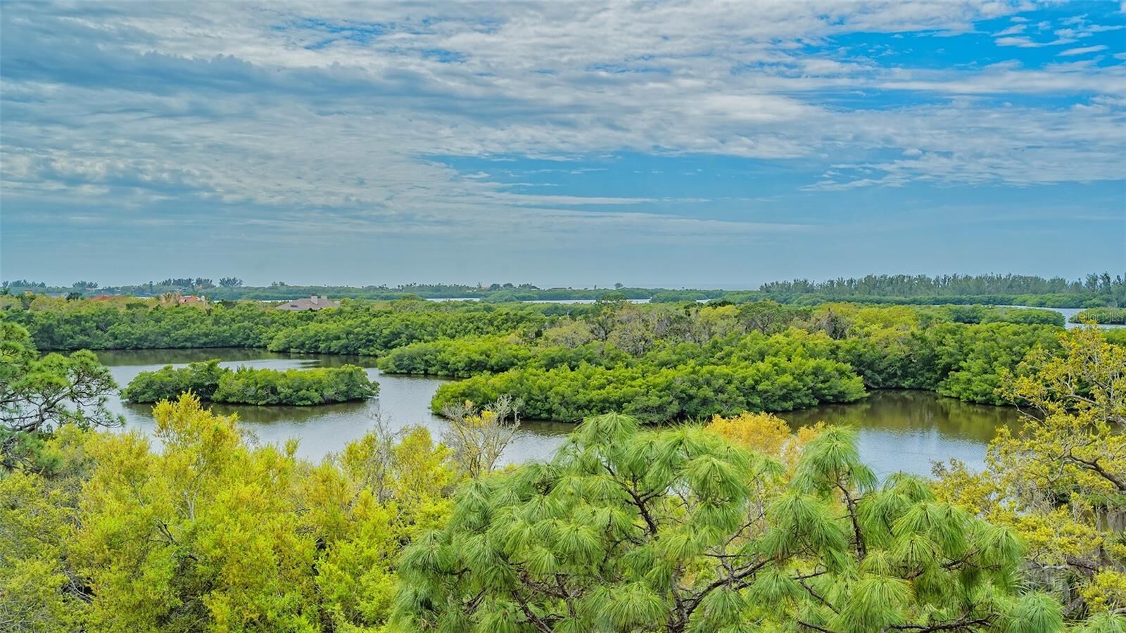 Property Photo:  409 N Point Road 603  FL 34229 