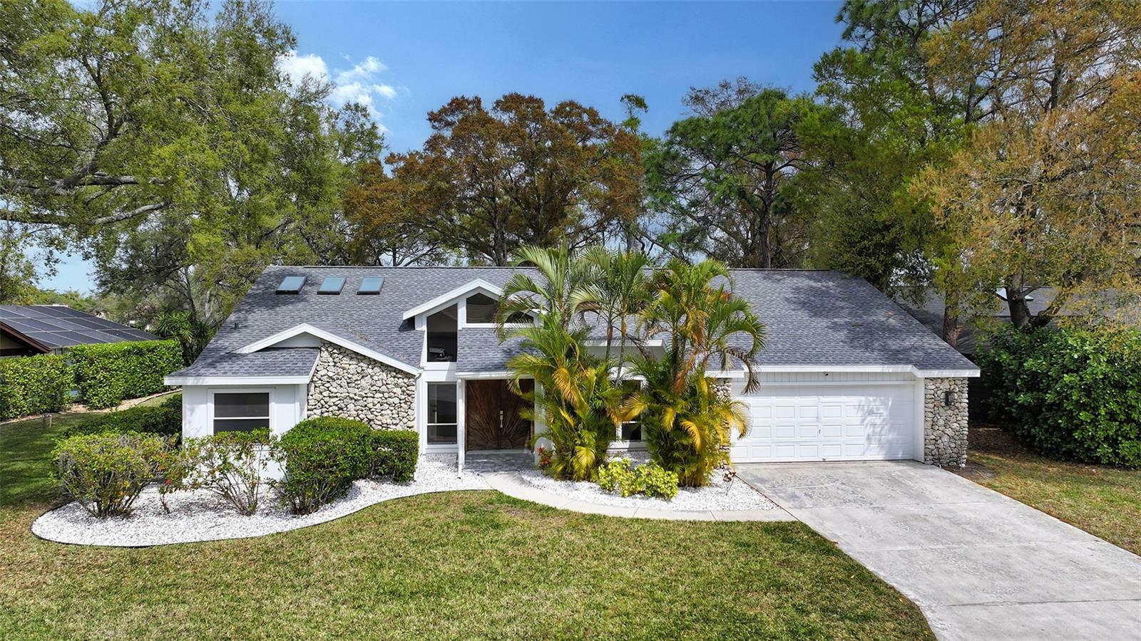 Property Photo:  1755 Oak Lakes Drive  FL 34232 