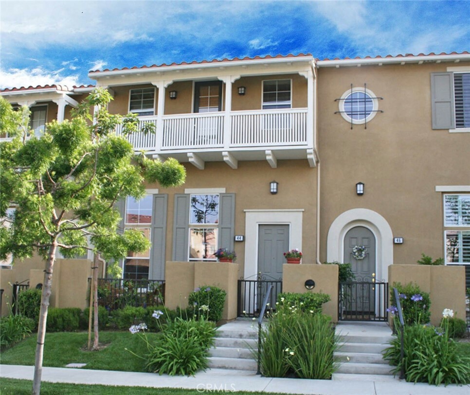 Property Photo: 44 Modesto CA 92602
