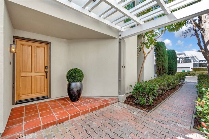 Property Photo:  7 Waterway 15  CA 92614