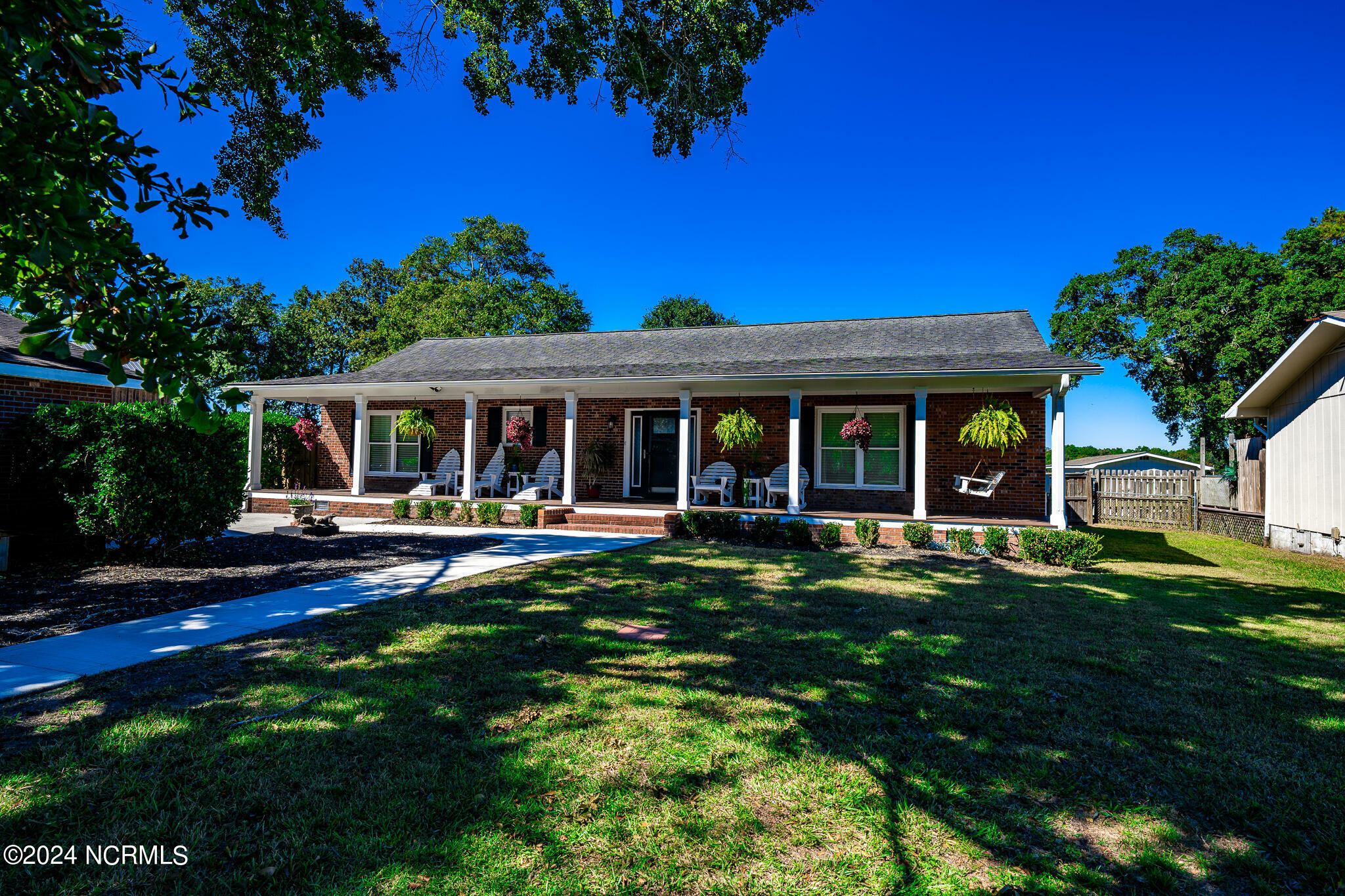 Property Photo: 737 Chadwick Shores Drive NC 28460