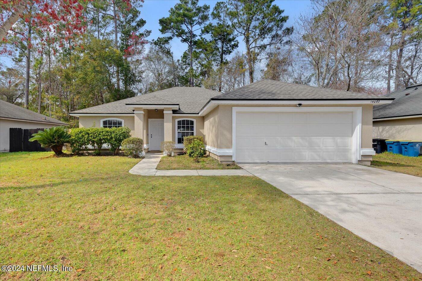 Property Photo:  14082 Crestwick Drive W  FL 32218 