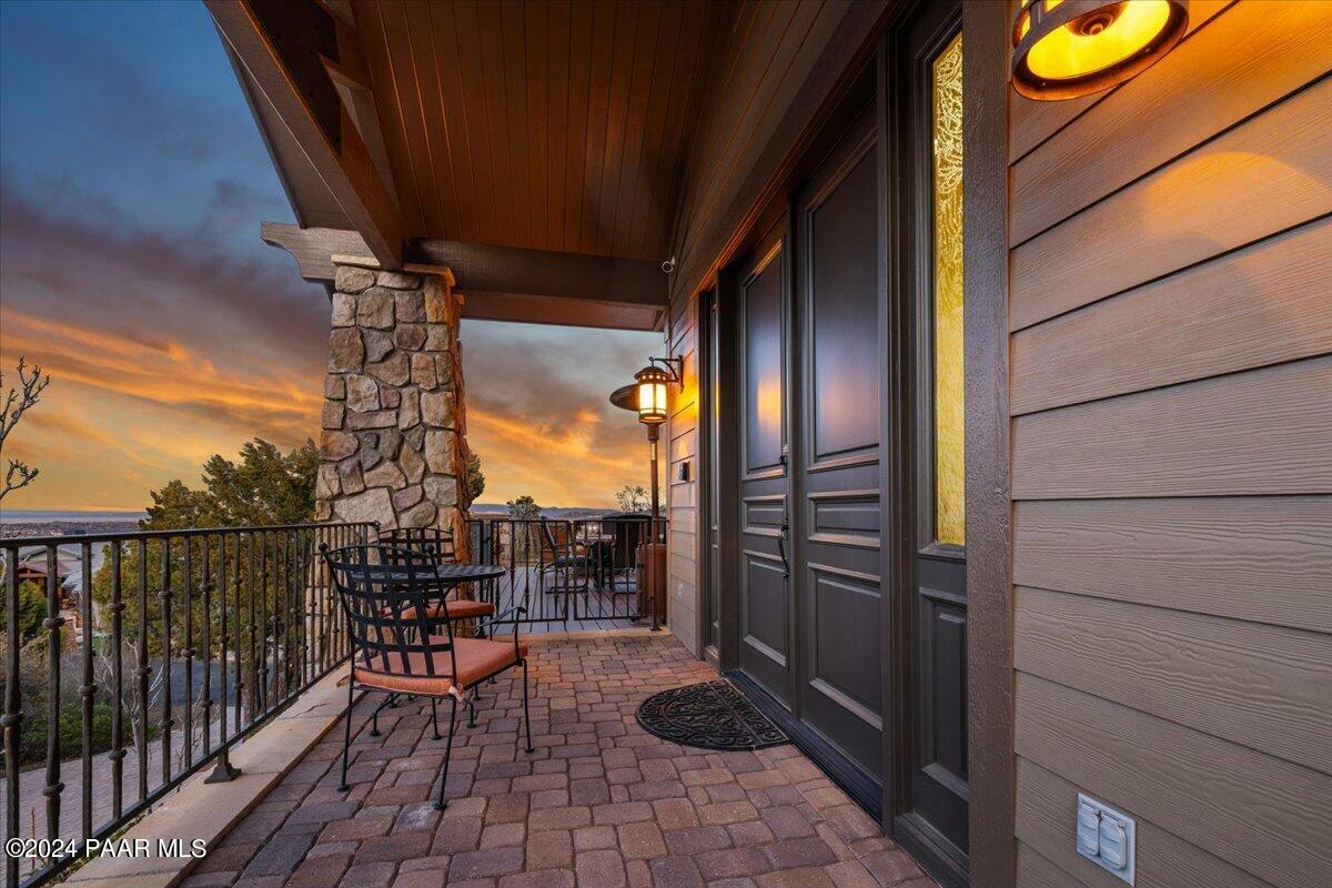 Property Photo:  948 Winding Spruce Way  AZ 86303 