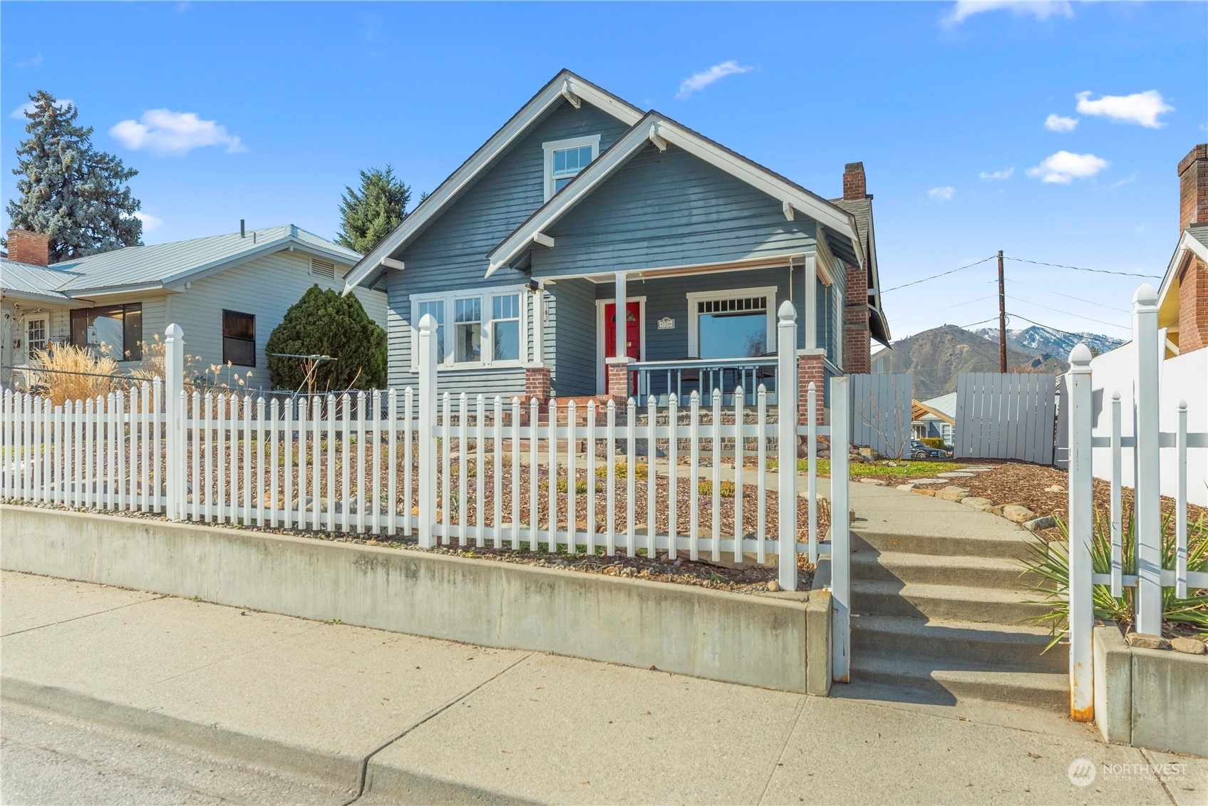 Property Photo:  708 Kittitas Street  WA 98801 