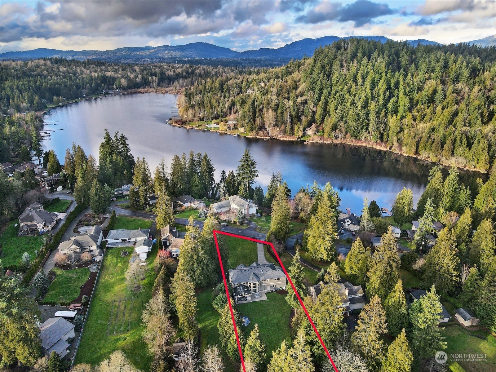 Property Photo:  18453 W Lake Desire Drive SE  WA 98058 