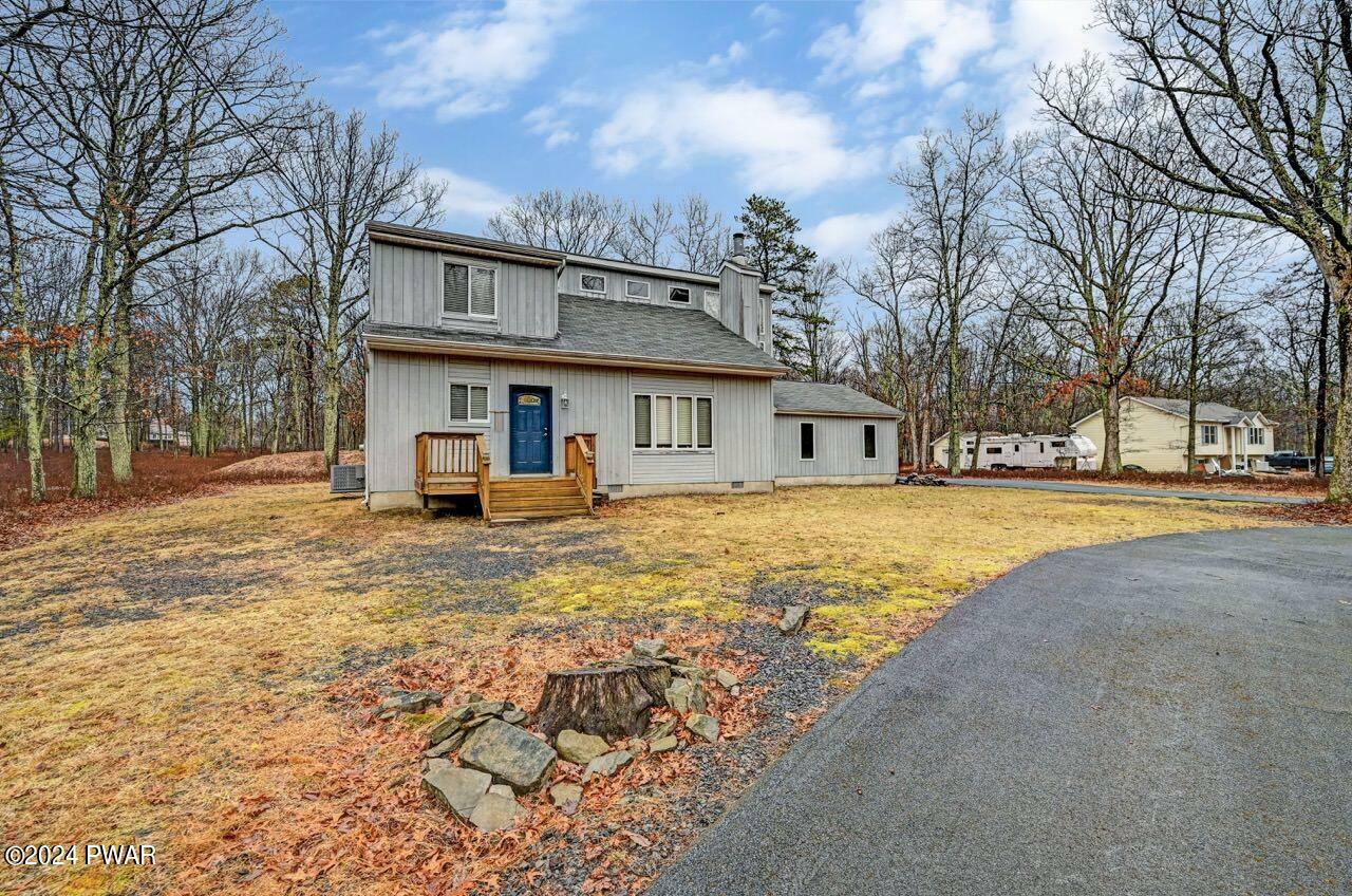 Property Photo:  2124 Oak Tree Ln Lane  PA 18324 