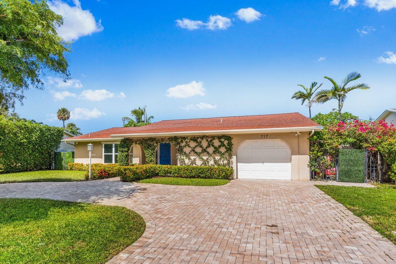 Property Photo:  717 Heron Drive  FL 33444 