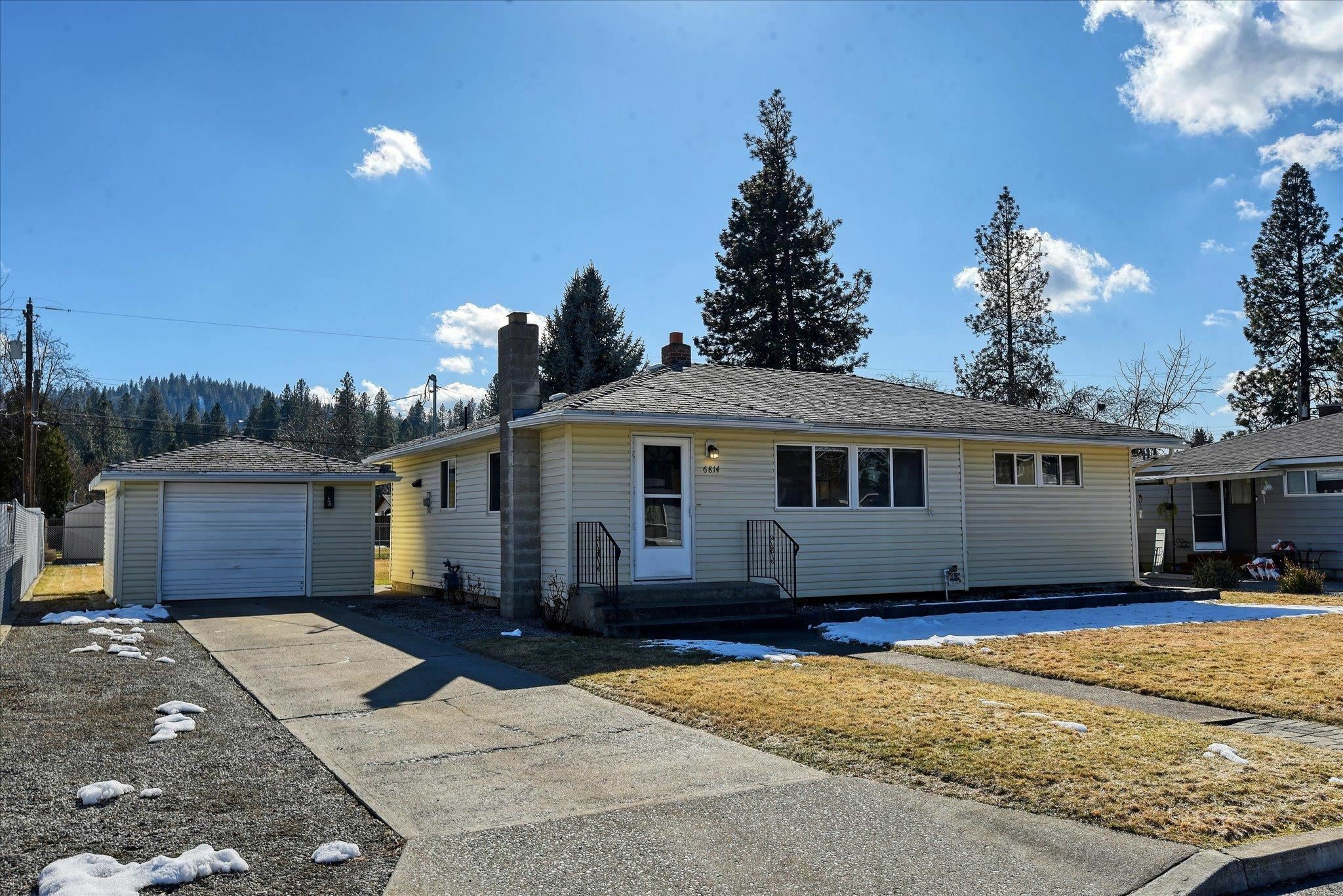 Property Photo:  6814 E 9th Ave  WA 99212 