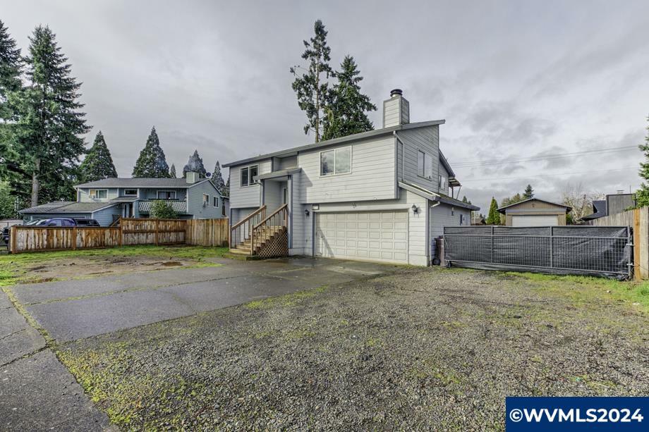 Property Photo:  1221 S Elm Ct  OR 97013 
