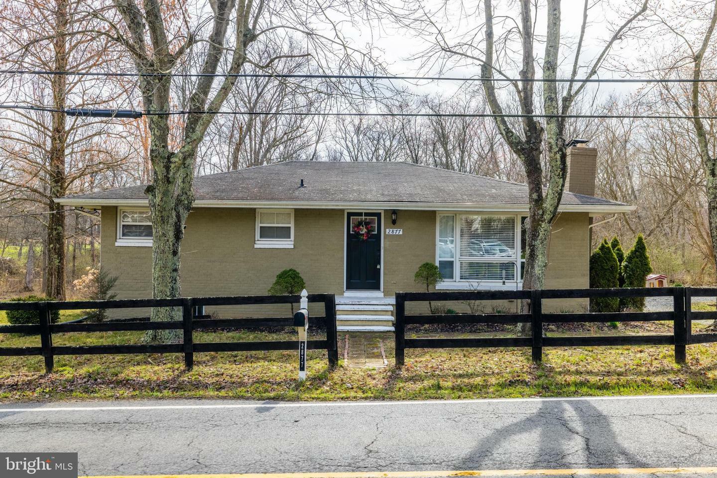 Property Photo: 2877 Atoka Road VA 20115