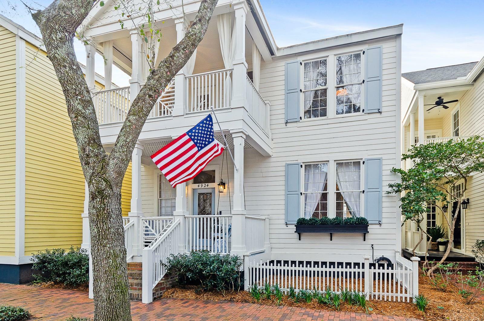 Property Photo: 4924 SW 91st Drive FL 32608