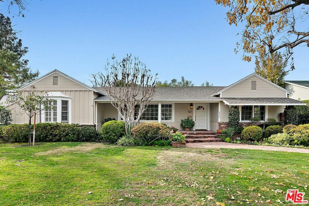Property Photo: 4267 Irvine Avenue CA 91604