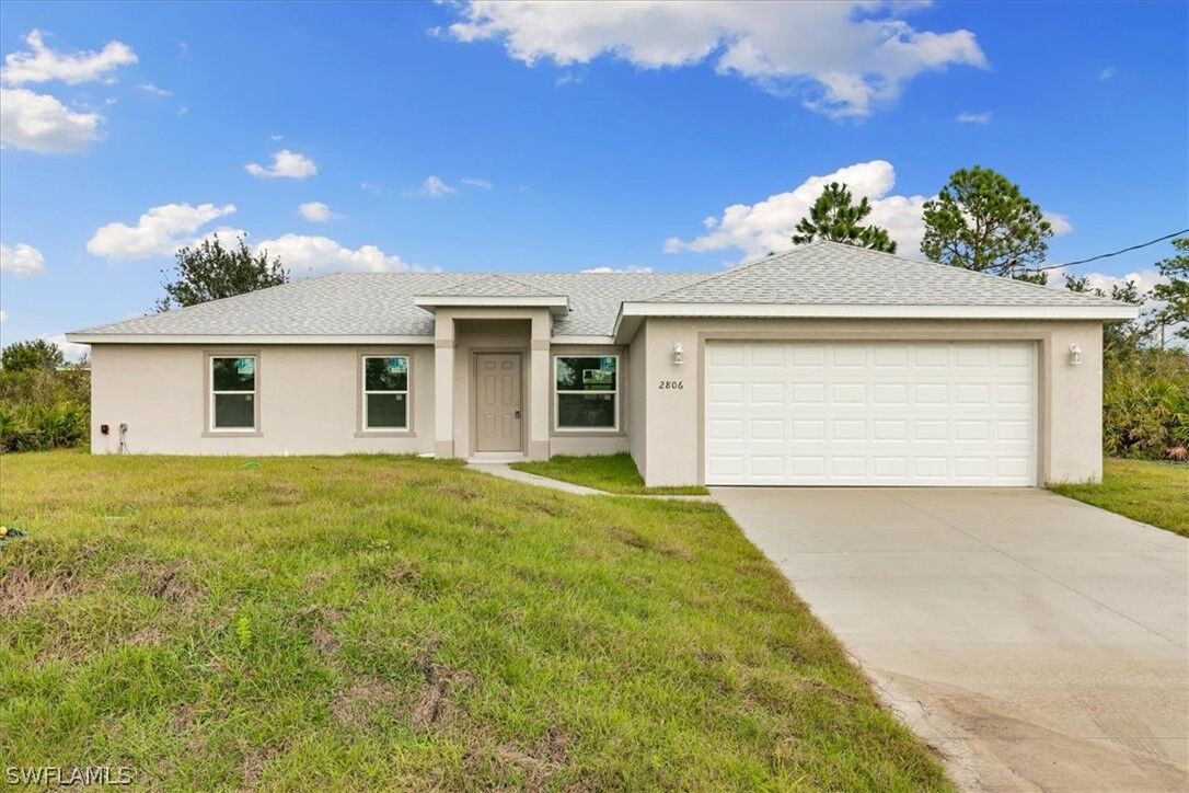 Property Photo: 511 Lone Star Lane FL 33974