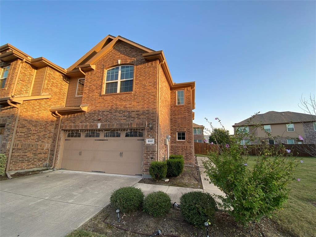 Property Photo:  262 Barrington Lane  TX 75067 