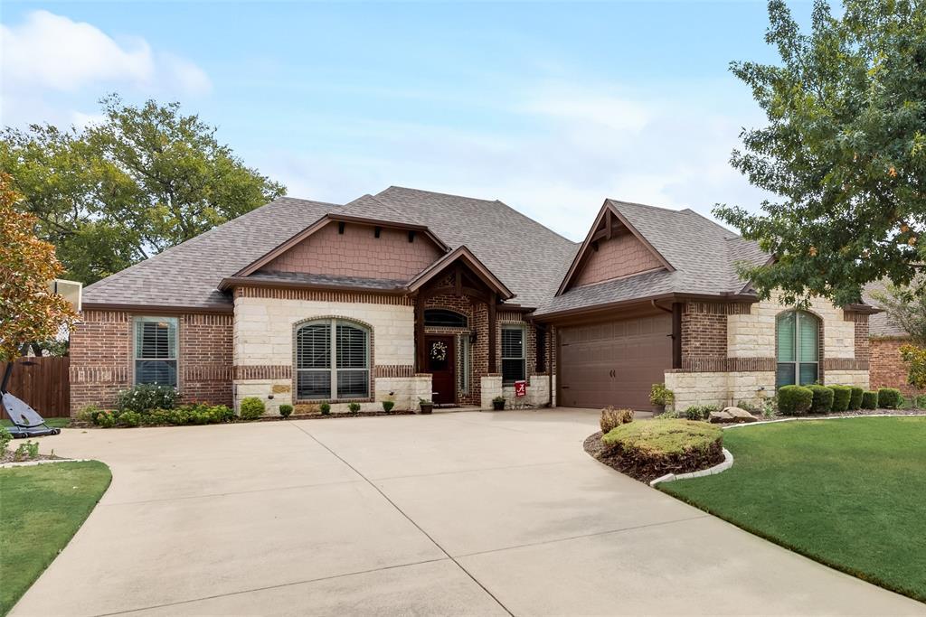 Property Photo: 5014 W Fall Drive TX 76065