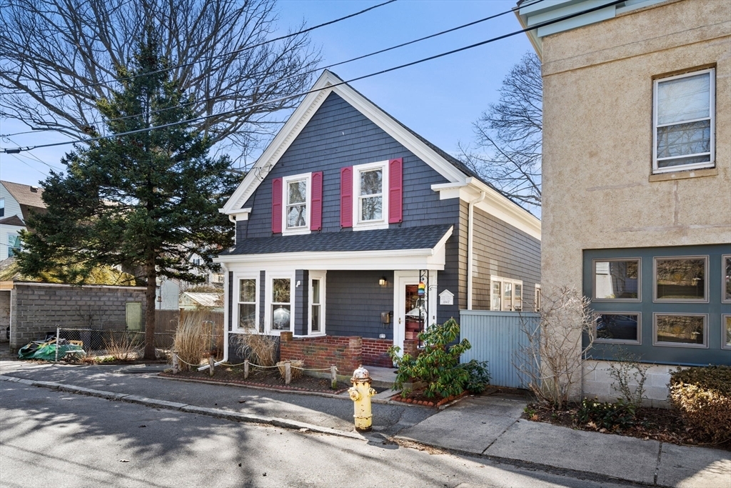 Property Photo:  12 Cliff Street  MA 01970 