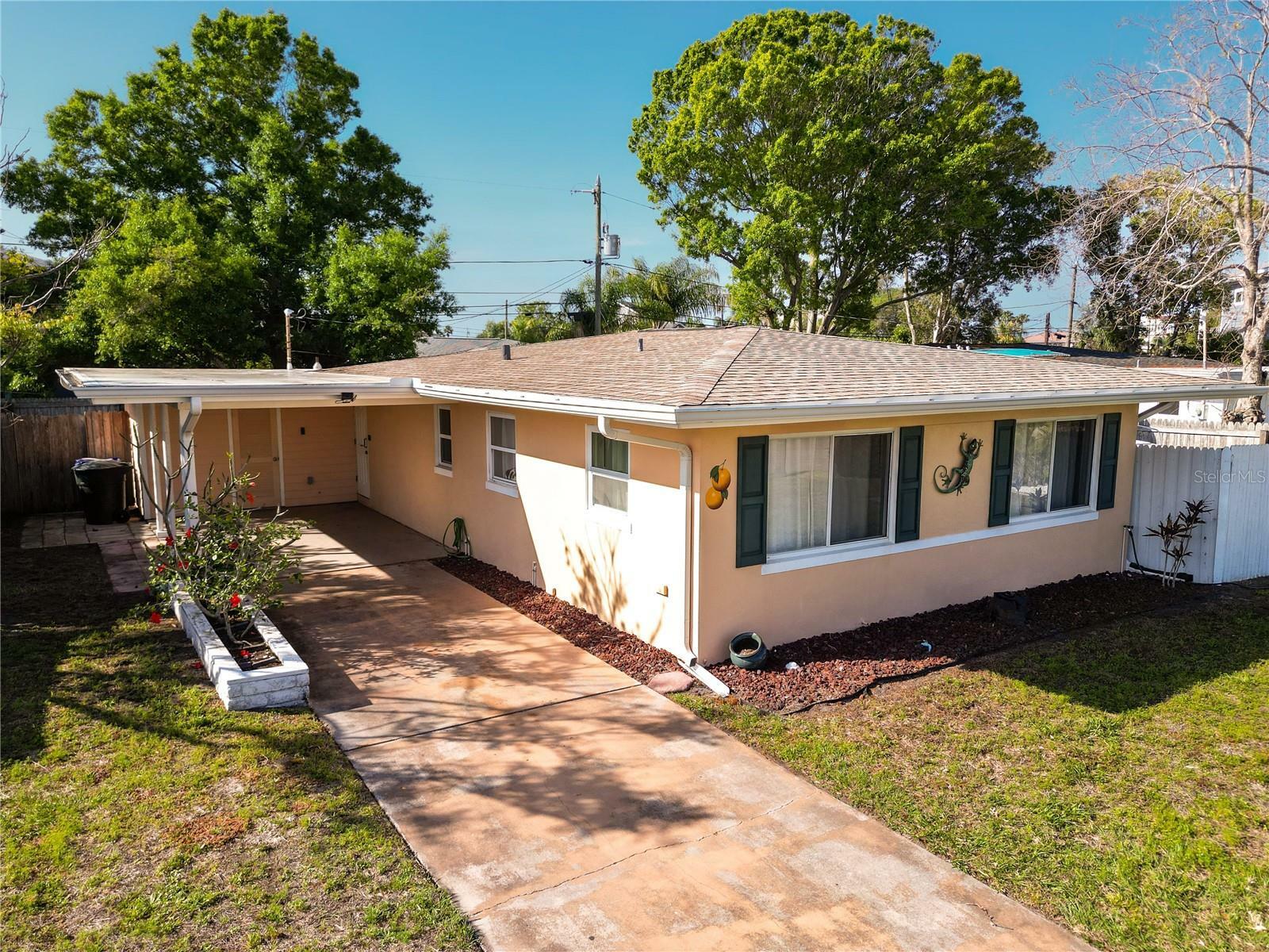 Property Photo:  551 Tradewinds Drive  FL 34698 