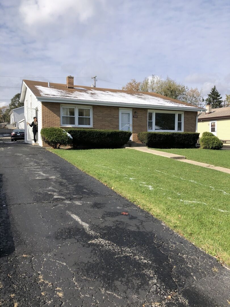 Property Photo:  2118 Dickey Avenue  IL 60064 