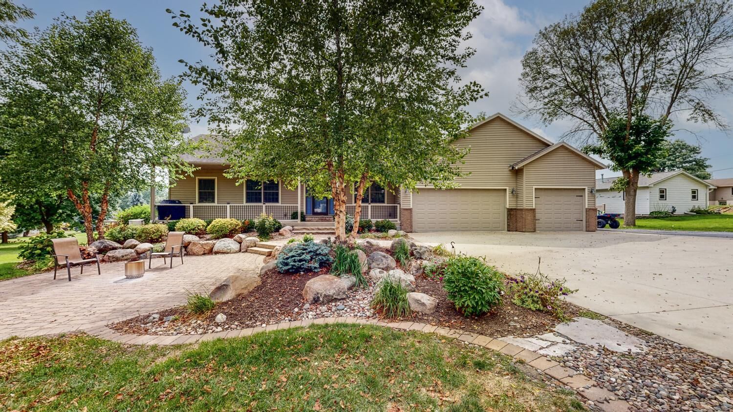 Property Photo: 334 Prospect Street SE MN 55923