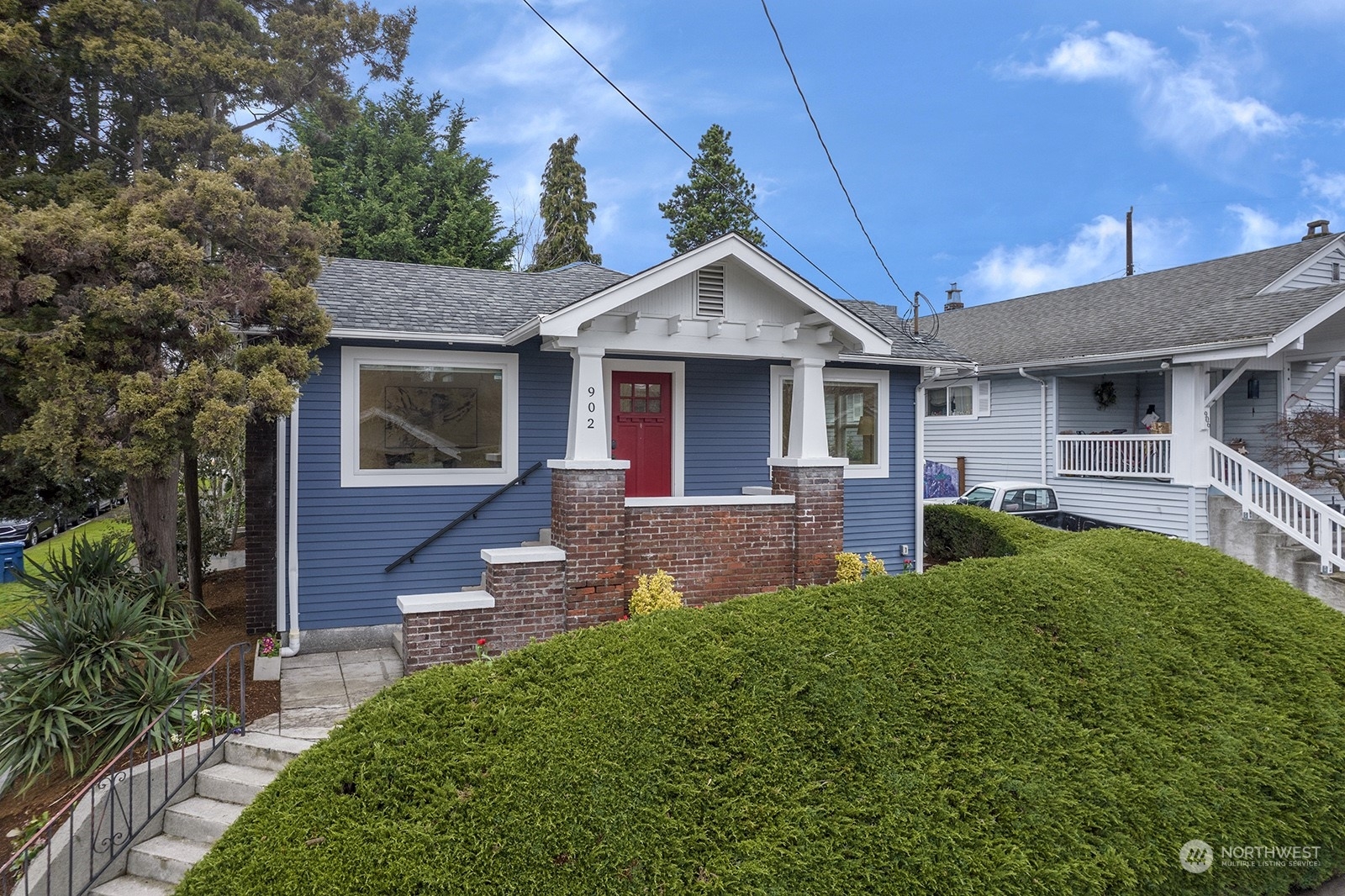 Property Photo: 902 NE 62nd Street WA 98115