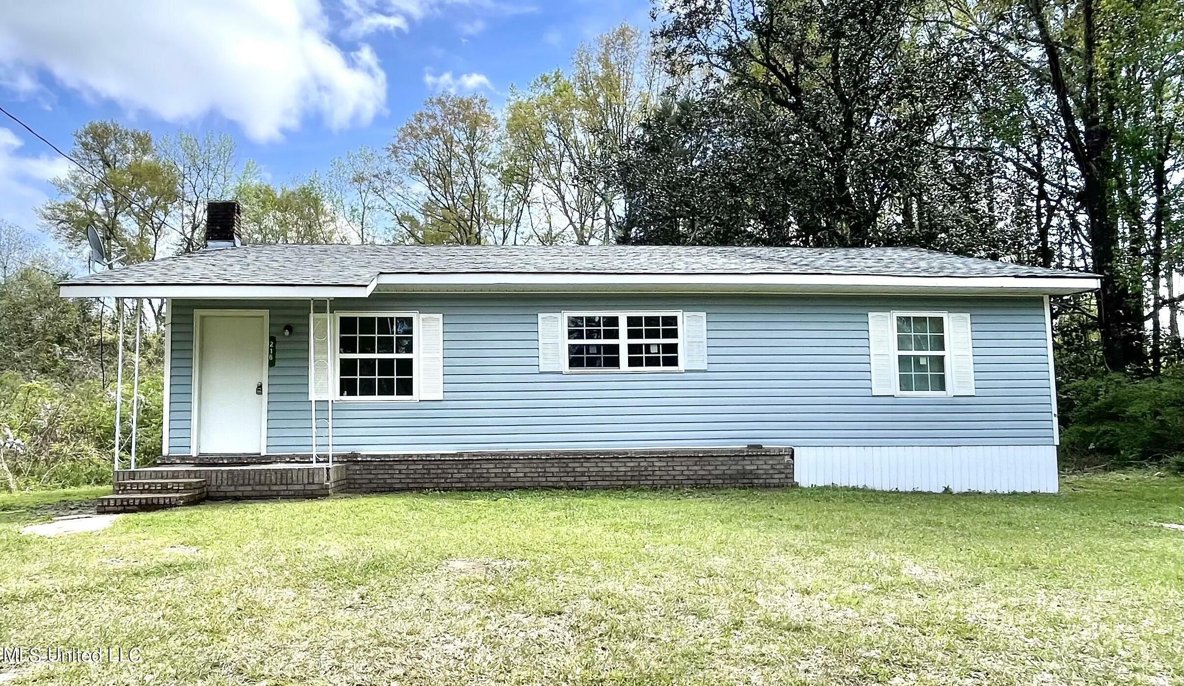 Property Photo:  216 Magnolia Avenue  MS 39456 