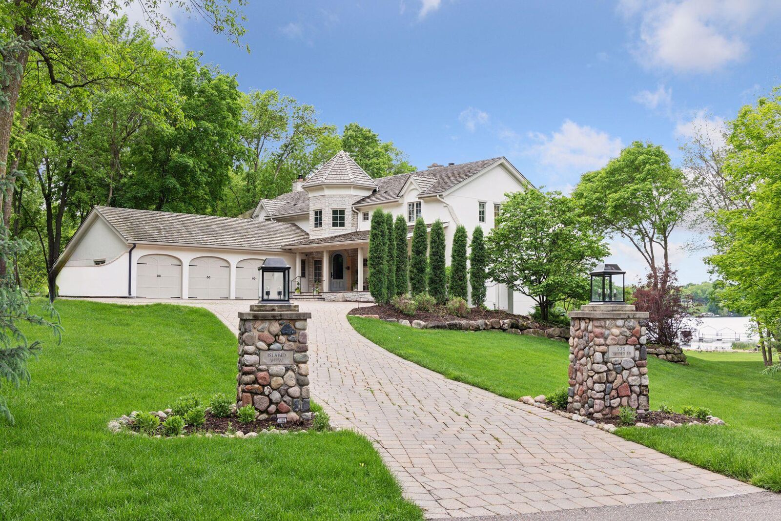 Property Photo:  575 Oxford Road  MN 55356 