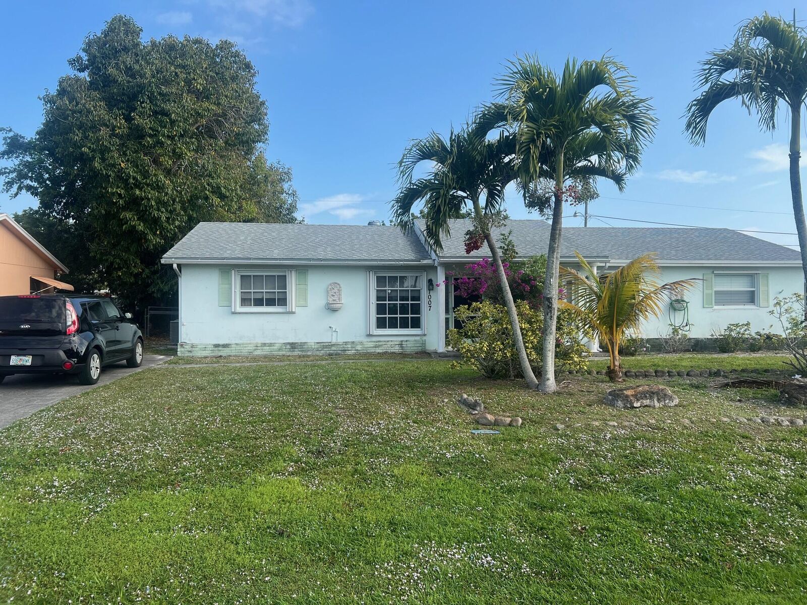 Property Photo:  1007 Riverwood Lane  FL 33458 