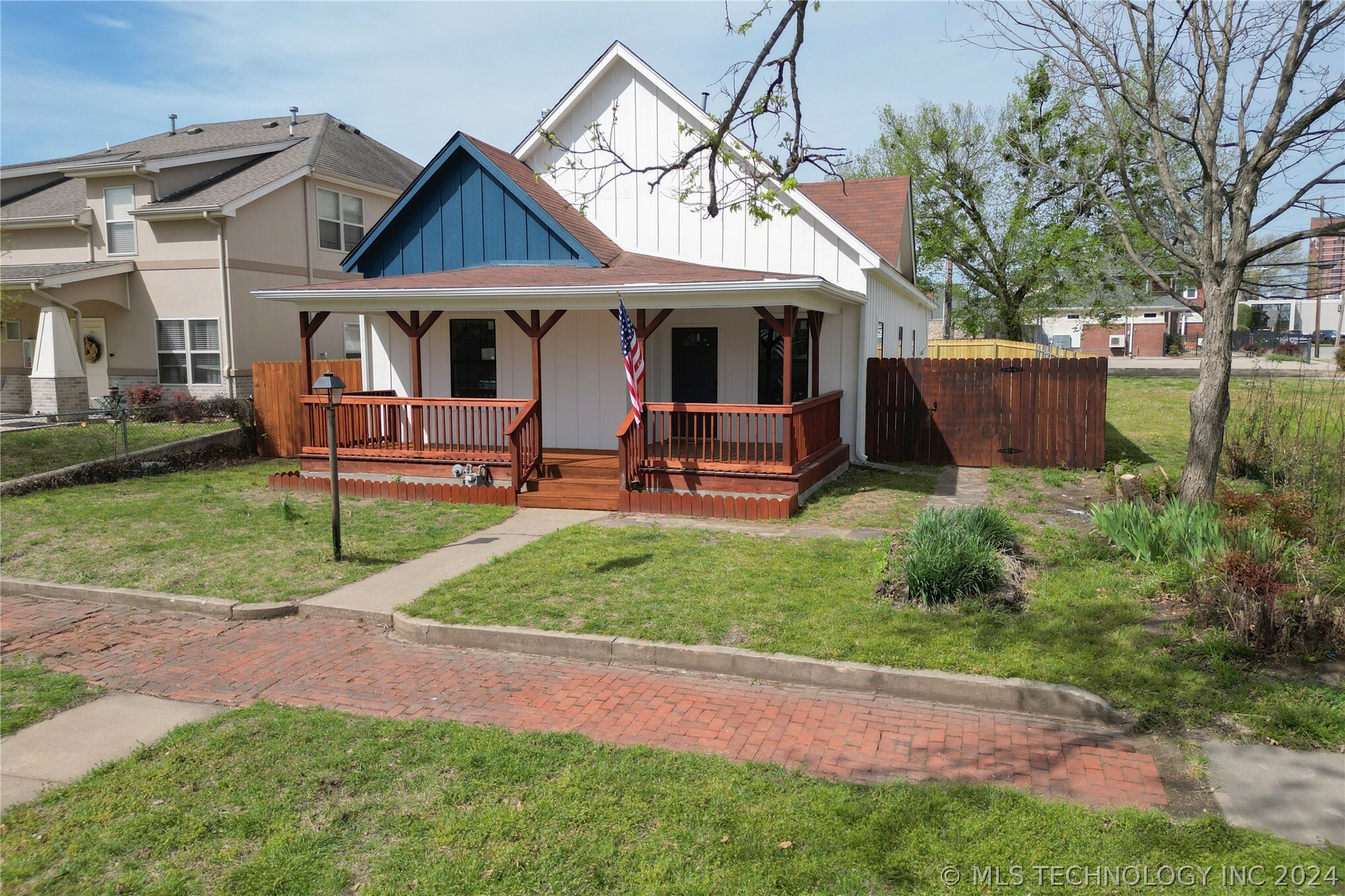 Property Photo:  405 S Wyandotte Avenue  OK 74003 