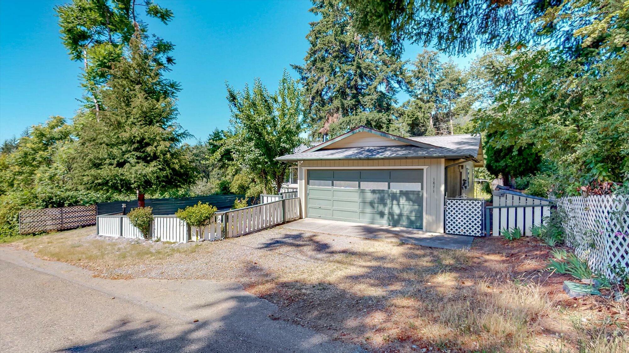 Property Photo:  1871 Salyer Loop Road  CA 95563 